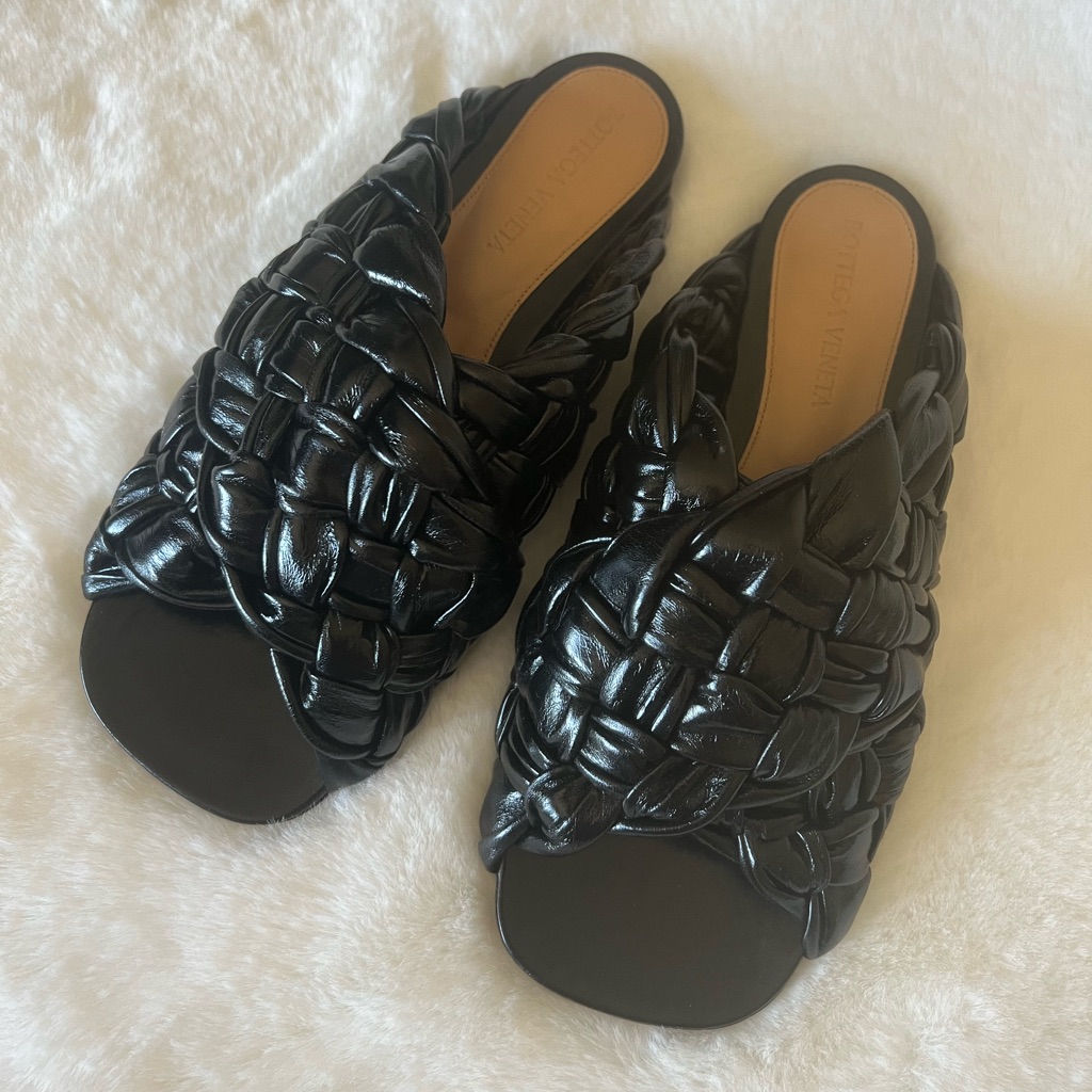Bottega Veneta Woven Flat Black Sandals Bottega Veneta Woven Flat Black Sandals